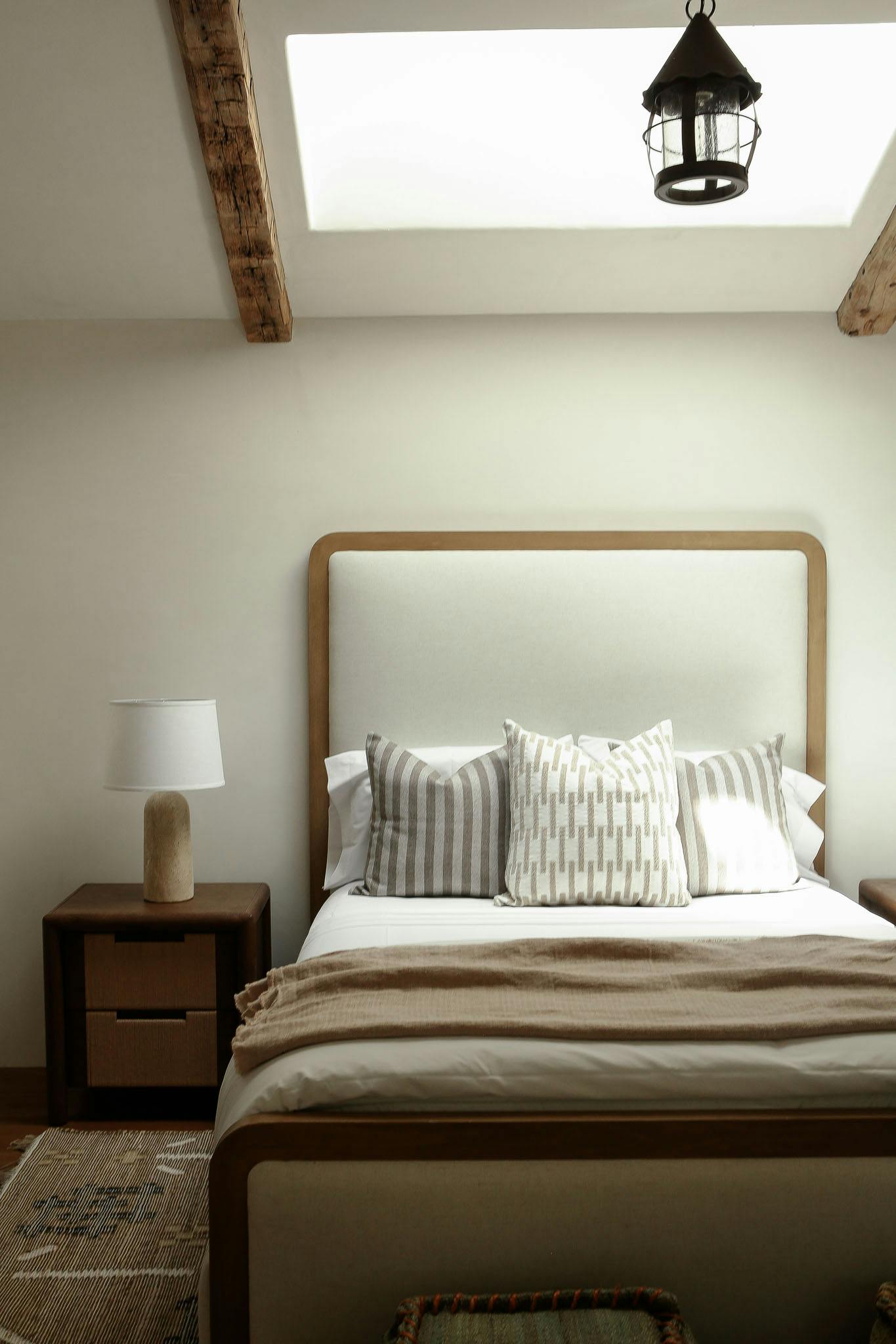 Meridith-Baer-Home-Home-Staging-Estates-Southern-California-Robert-Taylor-Ranch-Bedroom